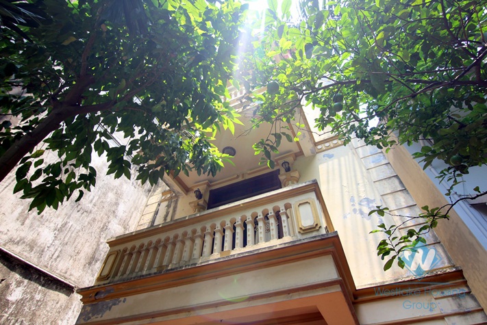 Cheap house for rent in the heart of Tay Ho over 400 sqm usage area